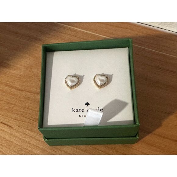 Kate Spade New York My Love Pearl Heart Earrings in Cream & Gold NIB - Picture 1 of 3